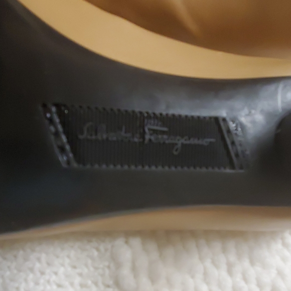 Salvatore Ferragamo tan size 9½B - Picture 6 of 8